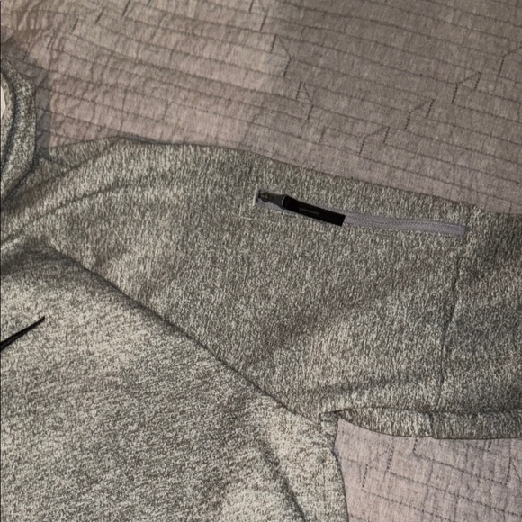 Nike Gray Hoodie Sweatshirt with Drawstrings and Long Sleeves - Picture 4 of 4